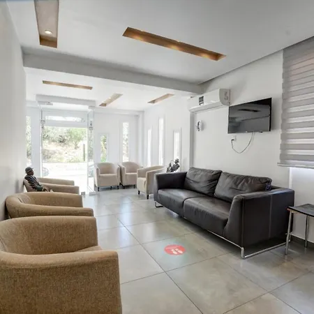 Barbara Apts Aparthotel