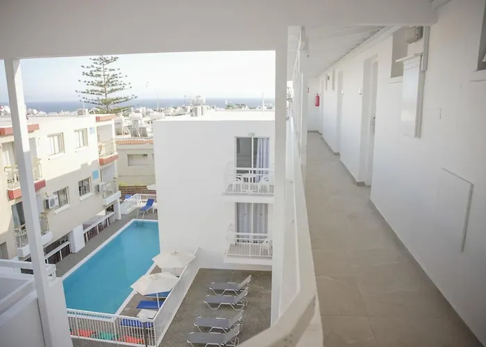 Aparthotel Barbara Apts *