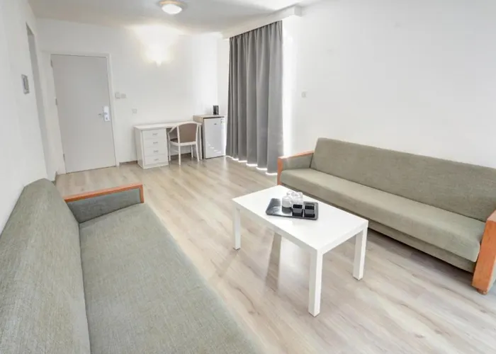 Barbara Apts Aparthotel