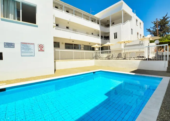 Barbara Apts Aparthotel *